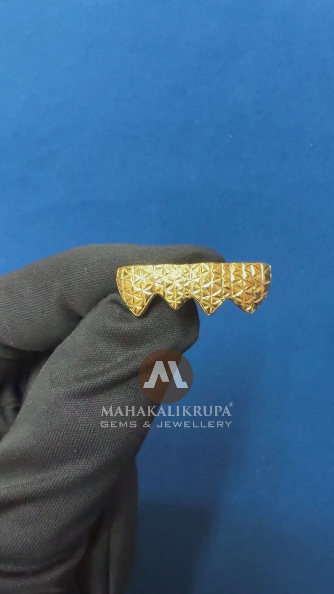 14KT Yellow Gold Princess Cut Teeth Plain Gold Grillz Set